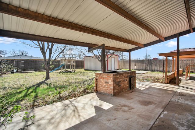 137 Detroit Avenue, Levelland, TX 79336