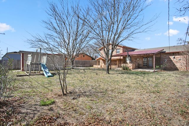 137 Detroit Avenue, Levelland, TX 79336