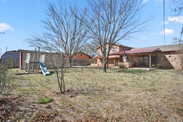 137 Detroit Avenue, Levelland, TX 79336