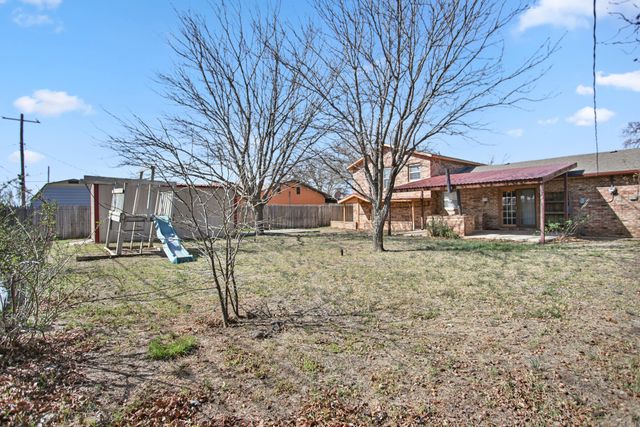 137 Detroit Avenue, Levelland, TX 79336