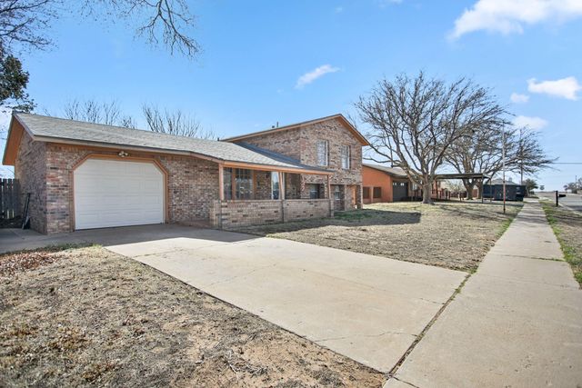 137 Detroit Avenue, Levelland, TX 79336
