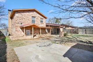 137 Detroit Avenue, Levelland, TX 79336