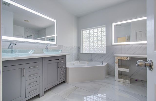 6423 Oakmont Creek Drive, Spring, TX 77379