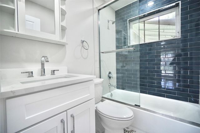917 SE 15th Court, Deerfield Beach, FL 33441