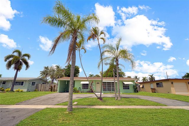917 SE 15th Court, Deerfield Beach, FL 33441