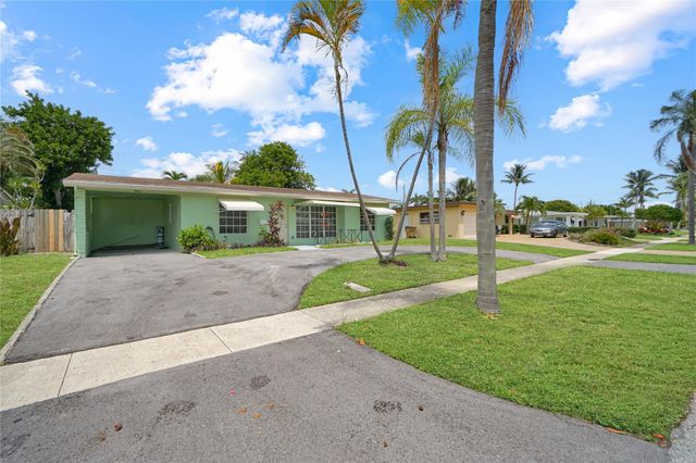 917 SE 15th Court, Deerfield Beach, FL 33441