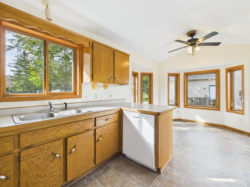 1083 98th Avenue NE, Blaine, MN 55434 — photo 5