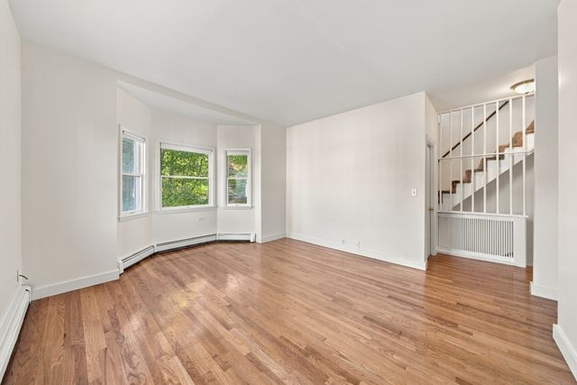 166 Raymond St 166, Cambridge, MA 02140