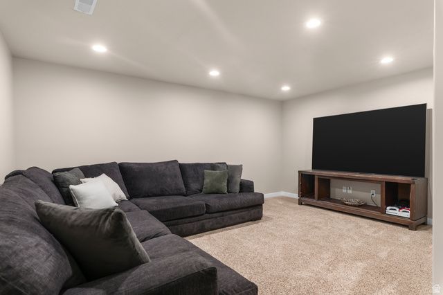 621 S SUGAR PINE DR, Layton, UT 84041