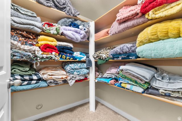 621 S SUGAR PINE DR, Layton, UT 84041