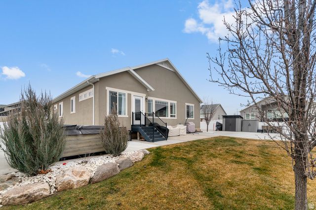 621 S SUGAR PINE DR, Layton, UT 84041