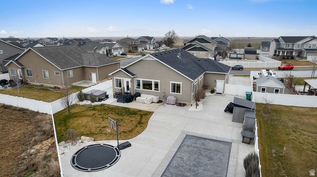 621 S SUGAR PINE DR, Layton, UT 84041