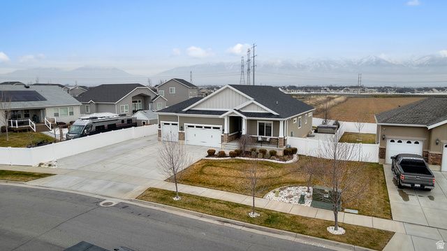 621 S SUGAR PINE DR, Layton, UT 84041