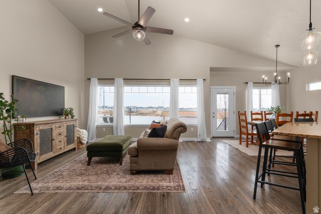 621 S SUGAR PINE DR, Layton, UT 84041