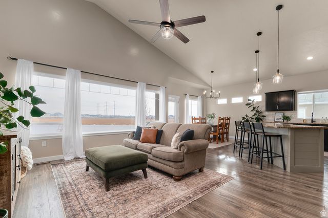 621 S SUGAR PINE DR, Layton, UT 84041