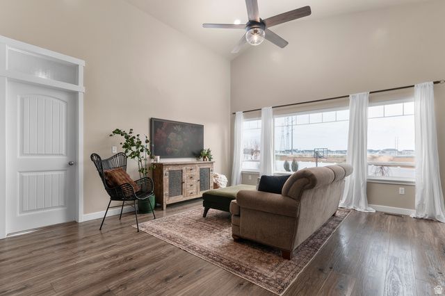 621 S SUGAR PINE DR, Layton, UT 84041