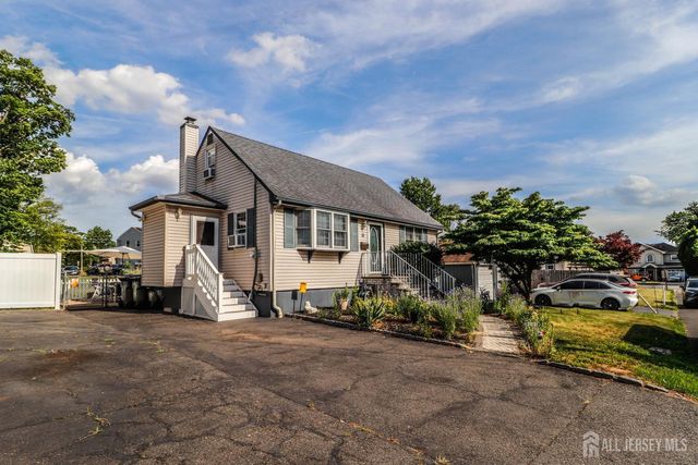 13 Meade Street, Sewaren, NJ 07077