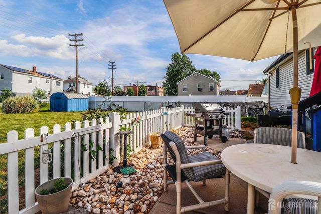 13 Meade Street, Sewaren, NJ 07077