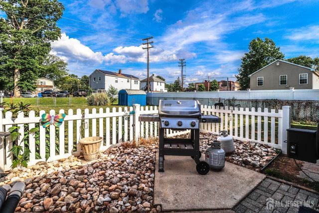 13 Meade Street, Sewaren, NJ 07077