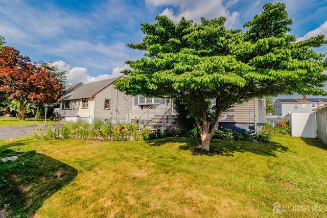 13 Meade Street, Sewaren, NJ 07077