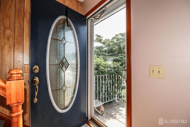 13 Meade Street, Sewaren, NJ 07077