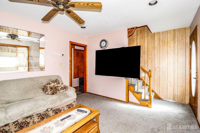 13 Meade Street, Sewaren, NJ 07077