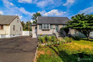 13 Meade Street, Sewaren, NJ 07077