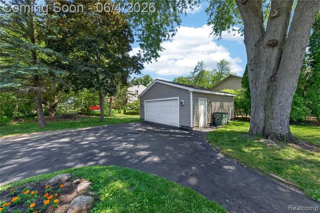 760 Heights Road Road, Lake Orion, MI 48362
