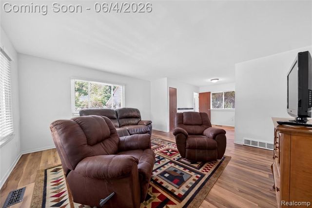 760 Heights Road Road, Lake Orion, MI 48362