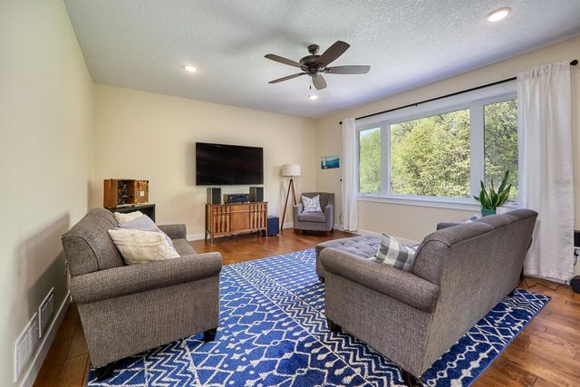 3865 193rd Lane NW, Oak Grove, MN 55303