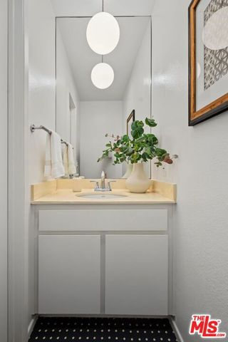484 Rosemont Avenue, Pasadena, CA 91103
