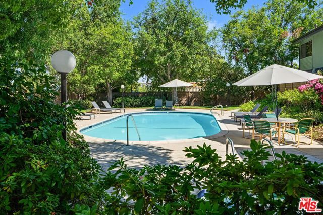 484 Rosemont Avenue, Pasadena, CA 91103