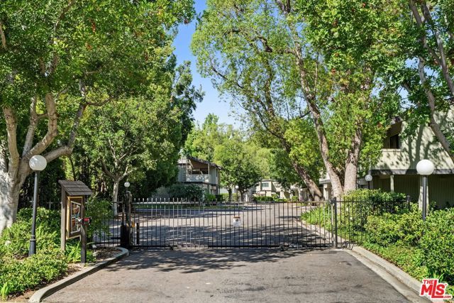 484 Rosemont Avenue, Pasadena, CA 91103