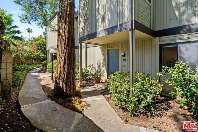 484 Rosemont Avenue, Pasadena, CA 91103