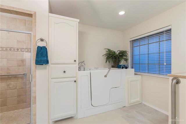 3617 Clubhouse Drive, Edinburg, TX 78542