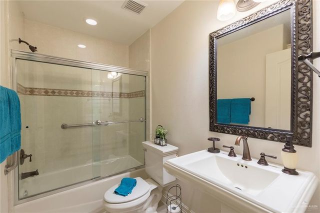 3617 Clubhouse Drive, Edinburg, TX 78542