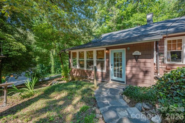 415 E Lakeshore Drive, Landrum, SC 29356