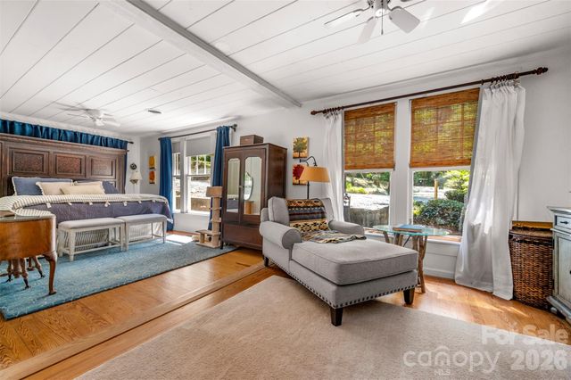 415 E Lakeshore Drive, Landrum, SC 29356