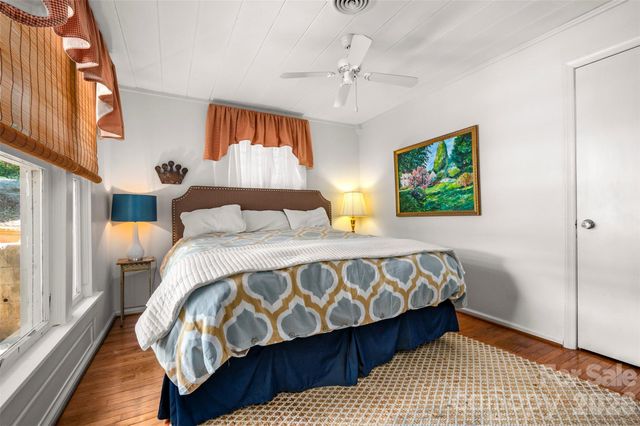 415 E Lakeshore Drive, Landrum, SC 29356