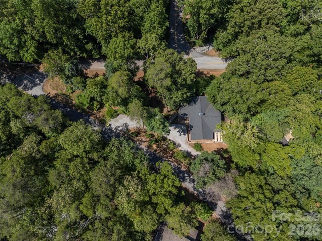 415 E Lakeshore Drive, Landrum, SC 29356