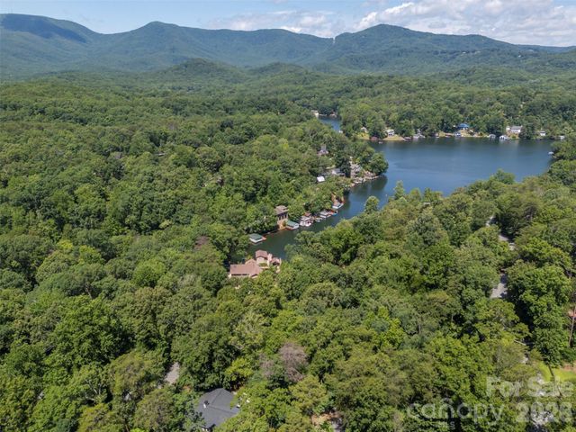 415 E Lakeshore Drive, Landrum, SC 29356