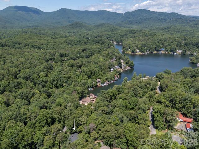415 E Lakeshore Drive, Landrum, SC 29356