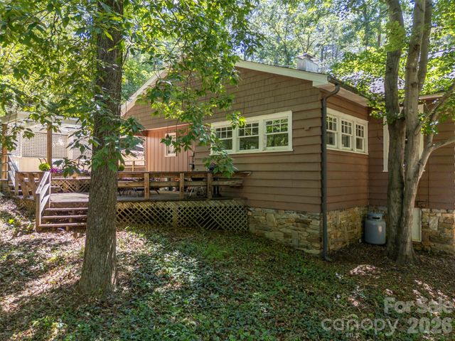 415 E Lakeshore Drive, Landrum, SC 29356
