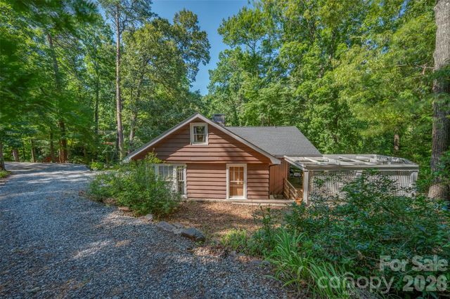 415 E Lakeshore Drive, Landrum, SC 29356