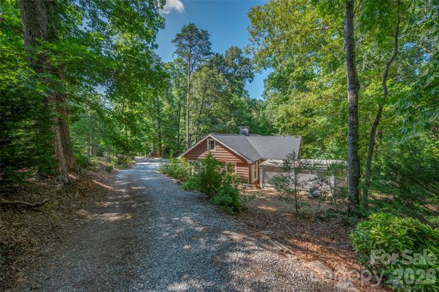 415 E Lakeshore Drive, Landrum, SC 29356