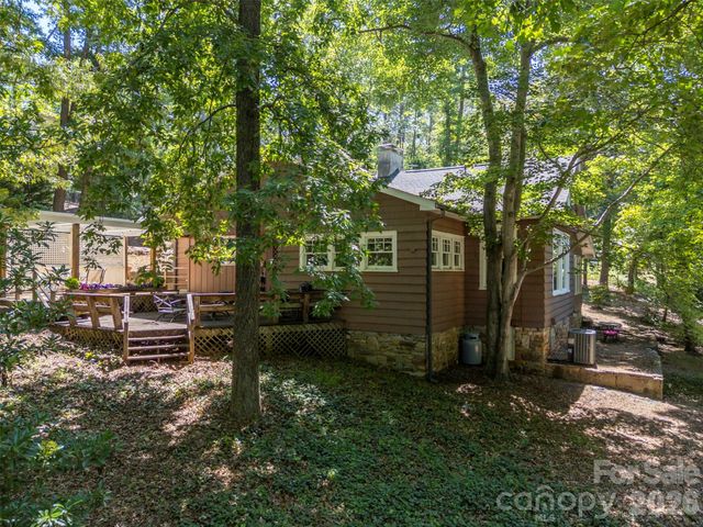 415 E Lakeshore Drive, Landrum, SC 29356