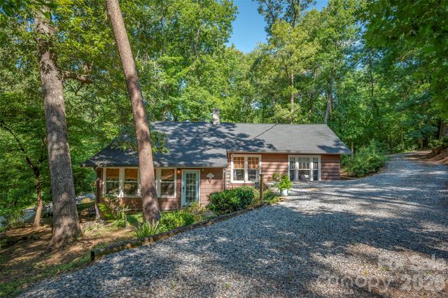 415 E Lakeshore Drive, Landrum, SC 29356