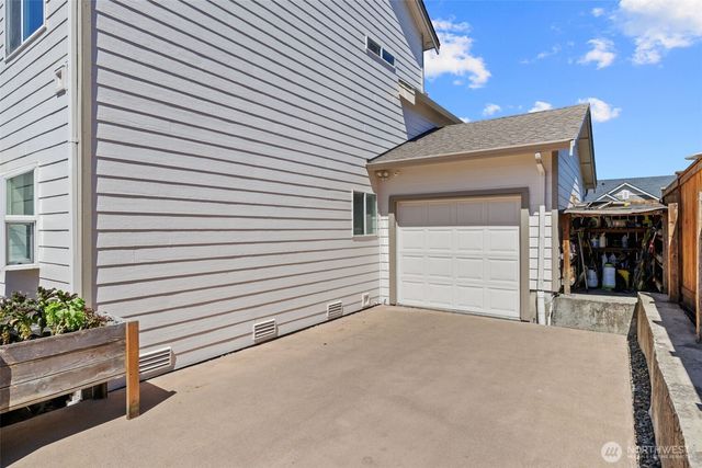 1723 SW 344th Place, Federal Way, WA 98023