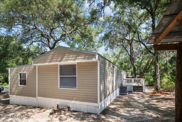 113 BLUEGILL Drive, Interlachen, FL 32148