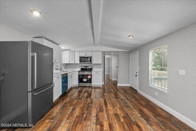 113 BLUEGILL Drive, Interlachen, FL 32148